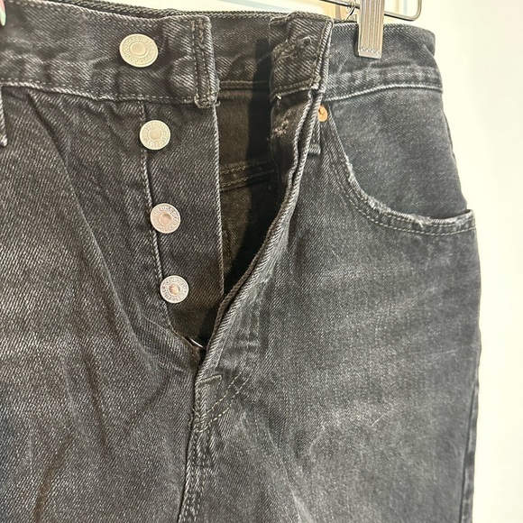 Levi’s High Rise Distressed  Black Denim Skirt - Picture 4 of 8
